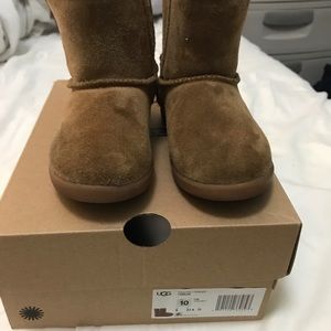 UGG sheepskin suede bottie
